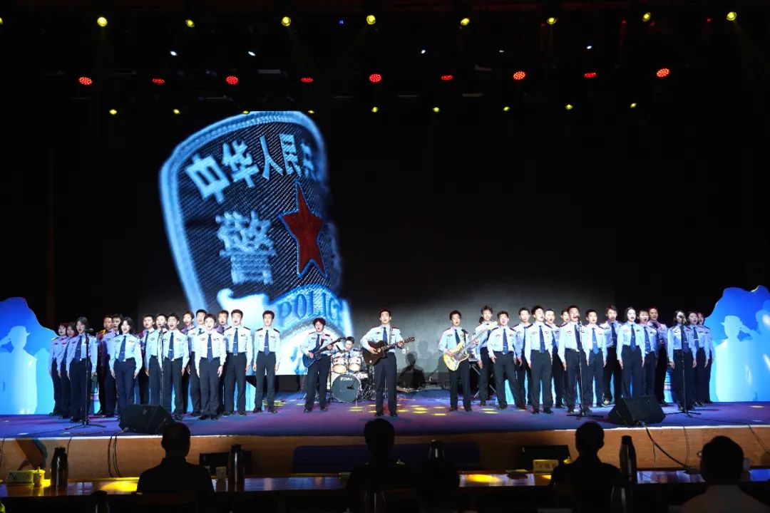 山西省公安厅举办“青春为中国式现代化挺膺担当”——“晋善警美·向法而行开放麦”活动 